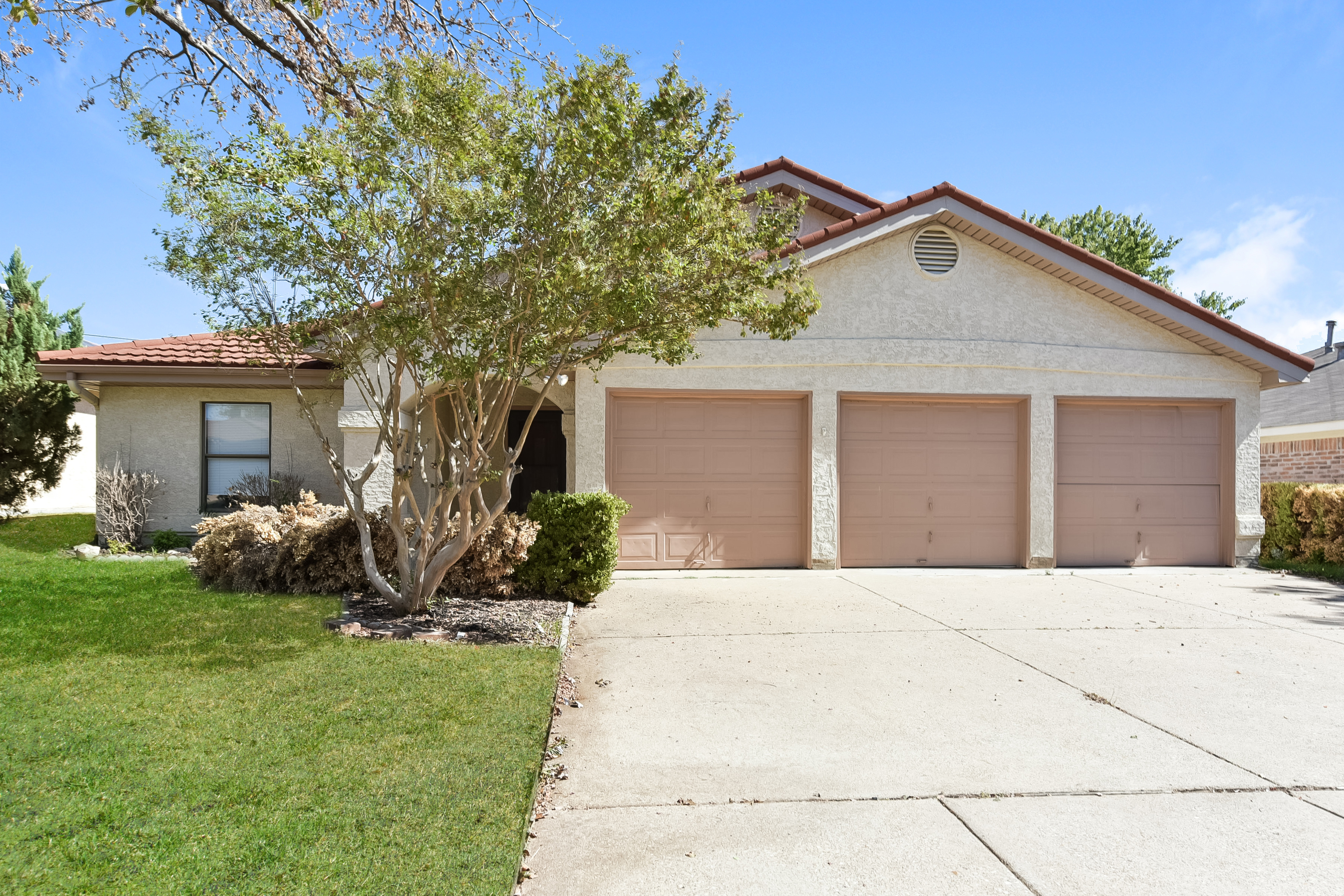 2121 Rolling Creek Run Fort Worth, TX 76108